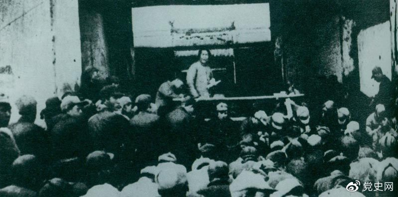 1935年12月27日，毛澤東在陜北瓦窯堡黨的活動(dòng)分子會(huì)議上作《論反對(duì)日本帝國主義的策略》報(bào)告。